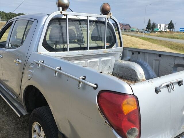 Сірий Міцубісі Л 200, об'ємом двигуна 2.5 л та пробігом 300 тис. км за 5242 $, фото 6 на Automoto.ua