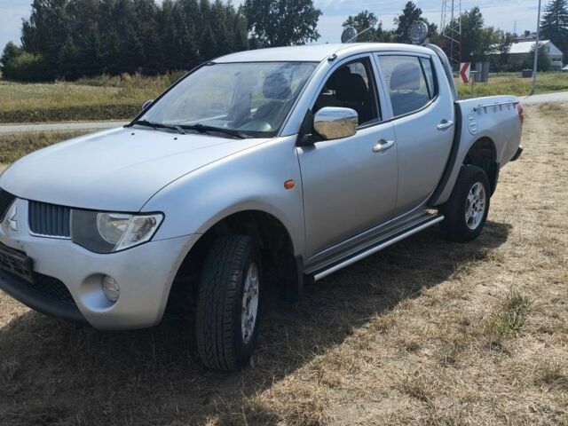 Сірий Міцубісі Л 200, об'ємом двигуна 2.5 л та пробігом 300 тис. км за 5242 $, фото 4 на Automoto.ua