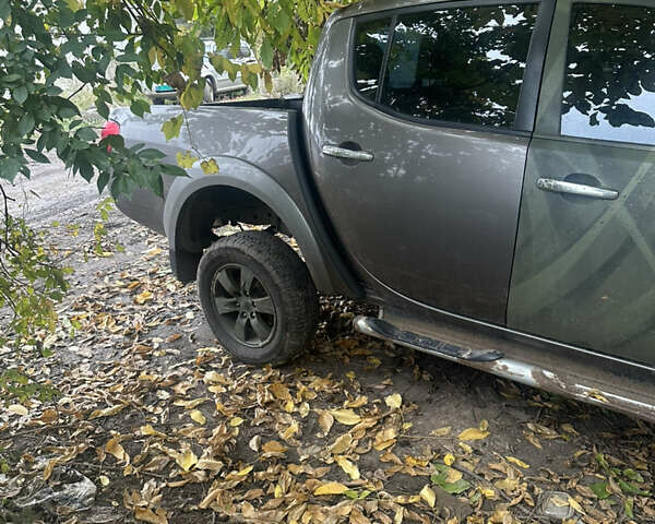 Мицубиси Л 200 2010 в Харькове на Automoto.ua Серый Мицубиси Л 200, объемом двигателя 2.48 л и пробегом 200 тыс. км за 7900 $, фото 1 на Automoto.ua