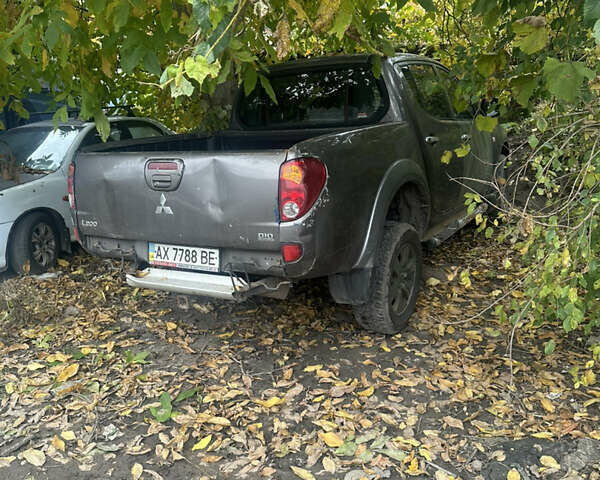 Мицубиси Л 200 2010 в Харькове на Automoto.ua Серый Мицубиси Л 200, объемом двигателя 2.48 л и пробегом 200 тыс. км за 7900 $, фото 8 на Automoto.ua