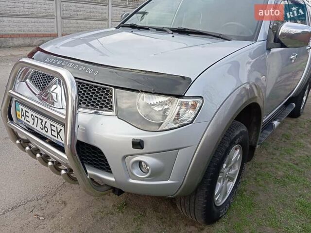 Сірий Міцубісі Л 200, об'ємом двигуна 2.48 л та пробігом 124 тис. км за 14200 $, фото 3 на Automoto.ua