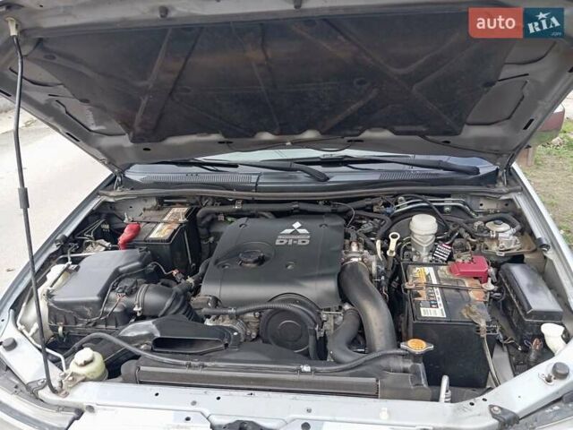 Сірий Міцубісі Л 200, об'ємом двигуна 2.48 л та пробігом 124 тис. км за 14200 $, фото 39 на Automoto.ua