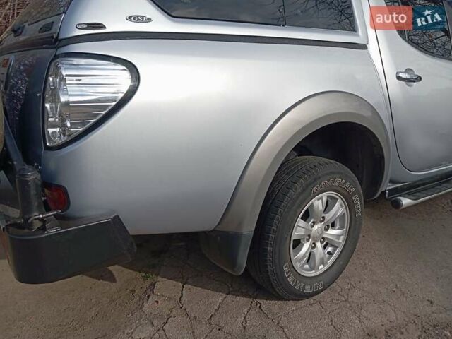 Сірий Міцубісі Л 200, об'ємом двигуна 2.48 л та пробігом 124 тис. км за 14200 $, фото 12 на Automoto.ua