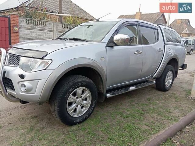 Сірий Міцубісі Л 200, об'ємом двигуна 2.48 л та пробігом 124 тис. км за 14200 $, фото 4 на Automoto.ua