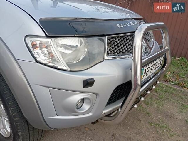 Сірий Міцубісі Л 200, об'ємом двигуна 2.48 л та пробігом 124 тис. км за 14200 $, фото 2 на Automoto.ua