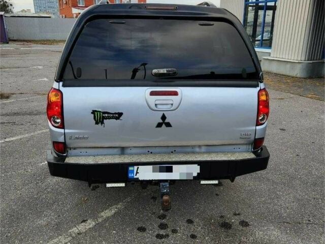 Сірий Міцубісі Л 200, об'ємом двигуна 2.5 л та пробігом 260 тис. км за 12500 $, фото 1 на Automoto.ua