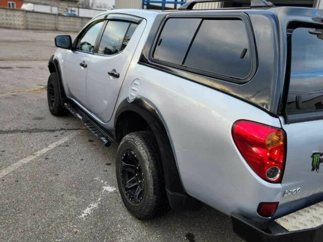 Сірий Міцубісі Л 200, об'ємом двигуна 2.5 л та пробігом 260 тис. км за 12500 $, фото 7 на Automoto.ua