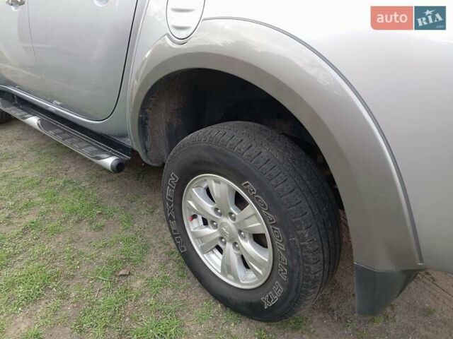 Сірий Міцубісі Л 200, об'ємом двигуна 2.48 л та пробігом 124 тис. км за 14200 $, фото 8 на Automoto.ua