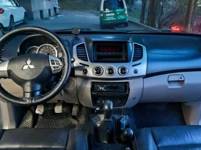 Сірий Міцубісі Л 200, об'ємом двигуна 2.5 л та пробігом 187 тис. км за 14077 $, фото 11 на Automoto.ua
