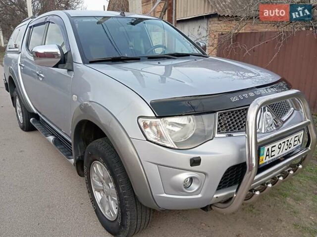 Сірий Міцубісі Л 200, об'ємом двигуна 2.48 л та пробігом 124 тис. км за 14200 $, фото 5 на Automoto.ua