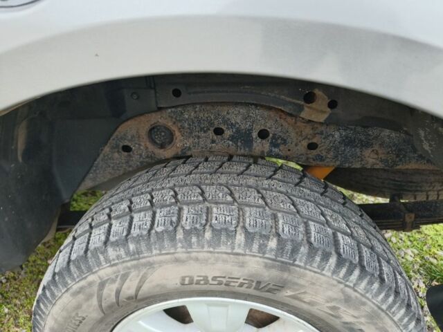 Серый Мицубиси Л 200, объемом двигателя 2.5 л и пробегом 251 тыс. км за 15500 $, фото 11 на Automoto.ua