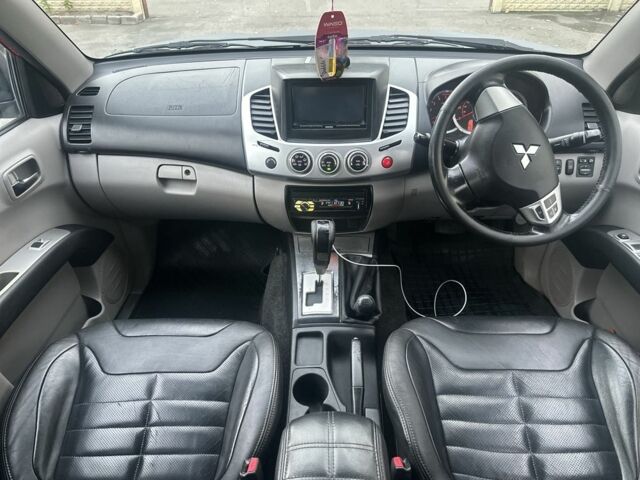 Сірий Міцубісі Л 200, об'ємом двигуна 2.5 л та пробігом 125 тис. км за 7599 $, фото 15 на Automoto.ua