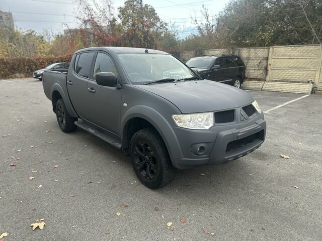 Сірий Міцубісі Л 200, об'ємом двигуна 2.5 л та пробігом 125 тис. км за 7250 $, фото 1 на Automoto.ua