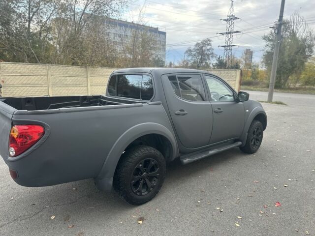 Мицубиси Л 200 2012 в Днепре (Днепропетровске) на Automoto.ua Серый Мицубиси Л 200, объемом двигателя 2.5 л и пробегом 125 тыс. км за 7850 $, фото 5 на Automoto.ua