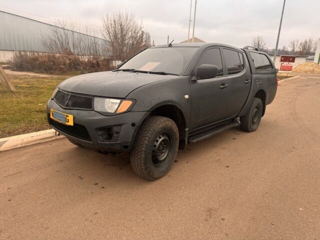 Сірий Міцубісі Л 200, об'ємом двигуна 2.5 л та пробігом 150 тис. км за 7500 $, фото 5 на Automoto.ua