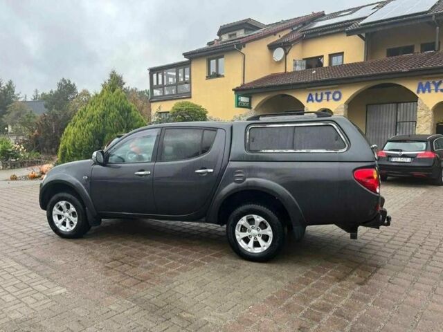 Серый Мицубиси Л 200, объемом двигателя 2.5 л и пробегом 230 тыс. км за 5000 $, фото 4 на Automoto.ua