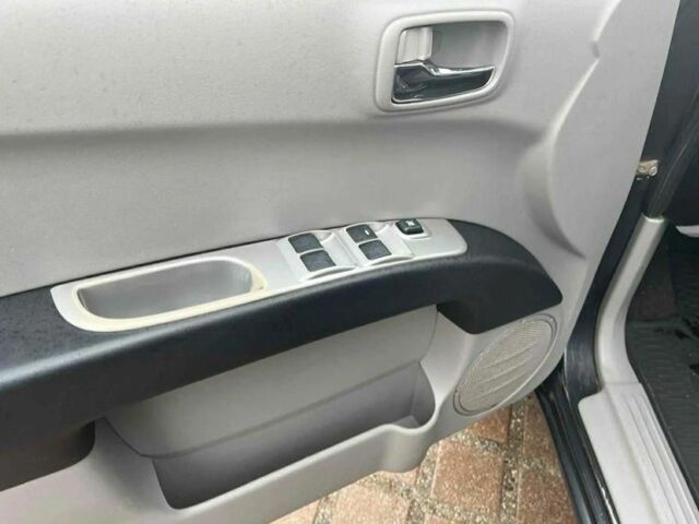 Серый Мицубиси Л 200, объемом двигателя 2.5 л и пробегом 230 тыс. км за 5000 $, фото 16 на Automoto.ua