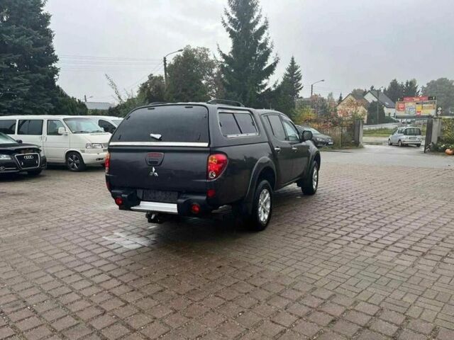 Серый Мицубиси Л 200, объемом двигателя 2.5 л и пробегом 230 тыс. км за 5000 $, фото 7 на Automoto.ua
