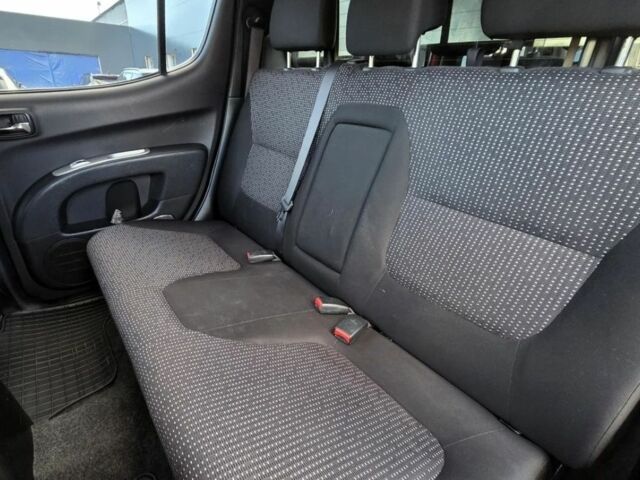 Серый Мицубиси Л 200, объемом двигателя 2.5 л и пробегом 130 тыс. км за 5222 $, фото 7 на Automoto.ua