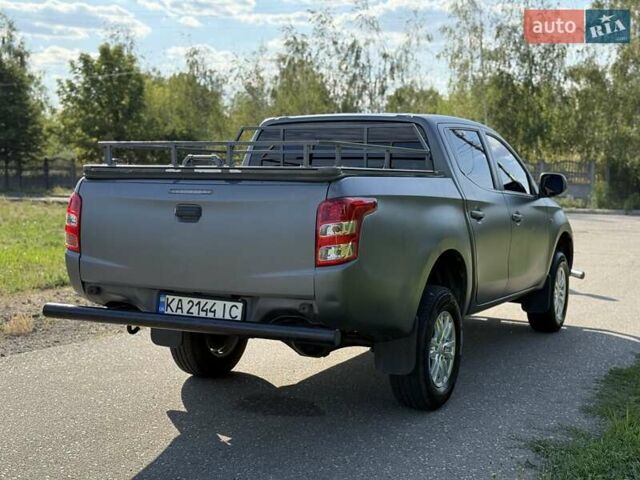 Серый Мицубиси Л 200, объемом двигателя 2.44 л и пробегом 160 тыс. км за 19999 $, фото 8 на Automoto.ua