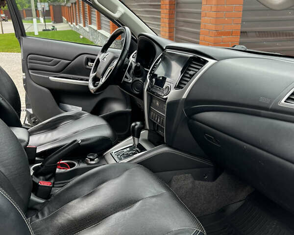 Сірий Міцубісі Л 200, об'ємом двигуна 2.44 л та пробігом 157 тис. км за 30300 $, фото 16 на Automoto.ua