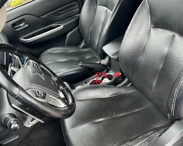 Сірий Міцубісі Л 200, об'ємом двигуна 2.44 л та пробігом 157 тис. км за 30300 $, фото 17 на Automoto.ua