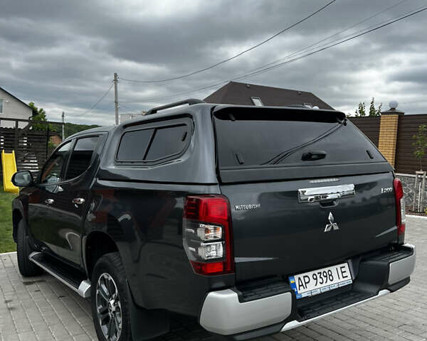 Сірий Міцубісі Л 200, об'ємом двигуна 2.44 л та пробігом 157 тис. км за 30300 $, фото 9 на Automoto.ua