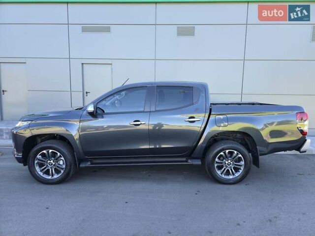 Серый Мицубиси Л 200, объемом двигателя 2.44 л и пробегом 4 тыс. км за 44400 $, фото 12 на Automoto.ua