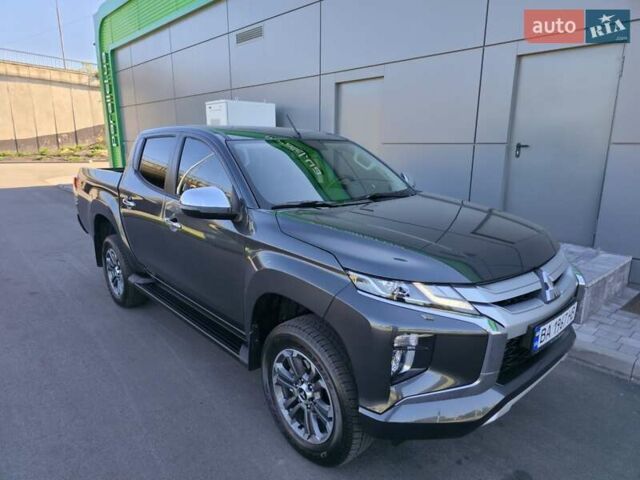Серый Мицубиси Л 200, объемом двигателя 2.44 л и пробегом 4 тыс. км за 44400 $, фото 7 на Automoto.ua