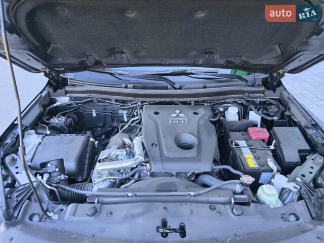 Серый Мицубиси Л 200, объемом двигателя 2.44 л и пробегом 4 тыс. км за 44400 $, фото 40 на Automoto.ua
