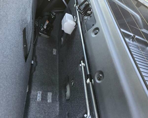 Серый Мицубиси Л 200, объемом двигателя 2.44 л и пробегом 4 тыс. км за 44400 $, фото 33 на Automoto.ua