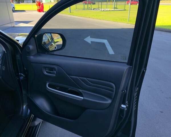 Серый Мицубиси Л 200, объемом двигателя 2.44 л и пробегом 4 тыс. км за 44400 $, фото 38 на Automoto.ua