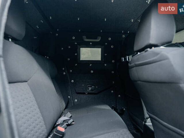 Серый Мицубиси Л 200, объемом двигателя 2.44 л и пробегом 1 тыс. км за 110500 $, фото 7 на Automoto.ua