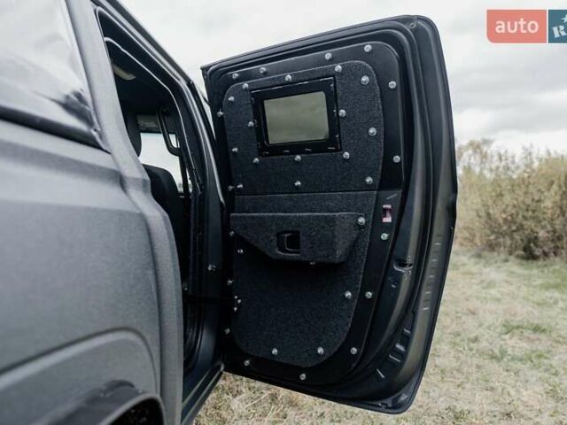 Серый Мицубиси Л 200, объемом двигателя 2.44 л и пробегом 1 тыс. км за 110500 $, фото 10 на Automoto.ua