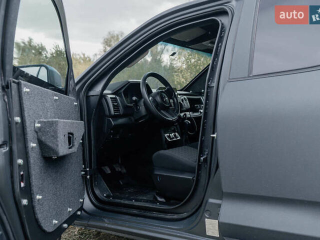 Серый Мицубиси Л 200, объемом двигателя 2.44 л и пробегом 1 тыс. км за 110500 $, фото 8 на Automoto.ua