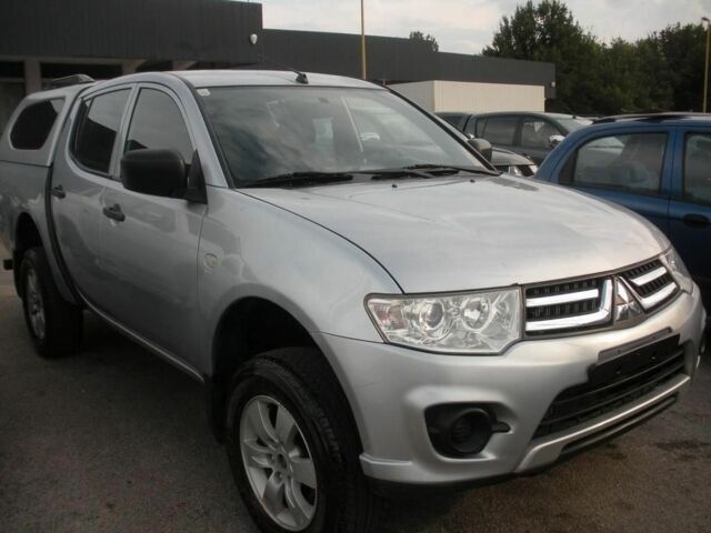 Серый Мицубиси Л 200, объемом двигателя 0 л и пробегом 189 тыс. км за 3400 $, фото 1 на Automoto.ua