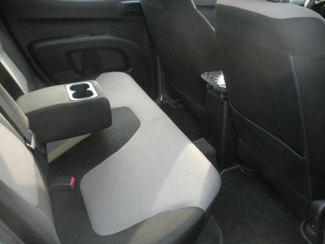 Серый Мицубиси Л 200, объемом двигателя 0 л и пробегом 189 тыс. км за 3400 $, фото 6 на Automoto.ua