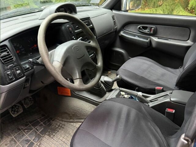 Синій Міцубісі Л 200, об'ємом двигуна 0 л та пробігом 211 тис. км за 2600 $, фото 4 на Automoto.ua