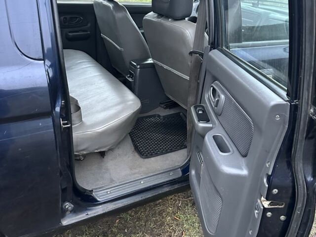 Синій Міцубісі Л 200, об'ємом двигуна 2.5 л та пробігом 321 тис. км за 4455 $, фото 9 на Automoto.ua