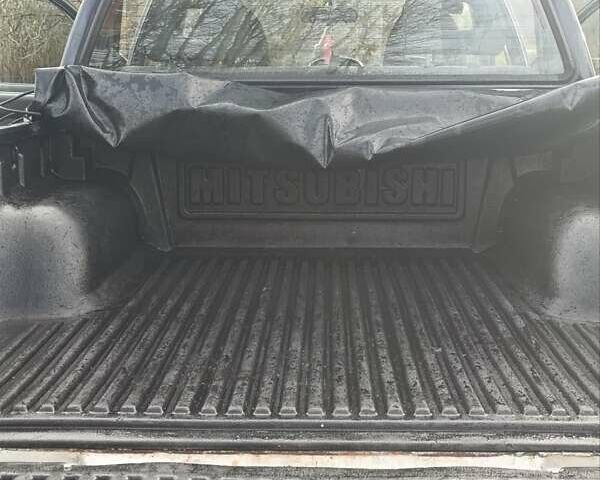 Синій Міцубісі Л 200, об'ємом двигуна 0 л та пробігом 276 тис. км за 5300 $, фото 6 на Automoto.ua