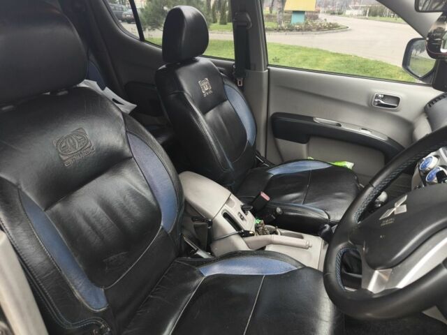 Синій Міцубісі Л 200, об'ємом двигуна 2.5 л та пробігом 187 тис. км за 5900 $, фото 10 на Automoto.ua