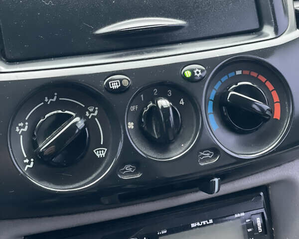 Синій Міцубісі Л 200, об'ємом двигуна 2.48 л та пробігом 469 тис. км за 10300 $, фото 16 на Automoto.ua