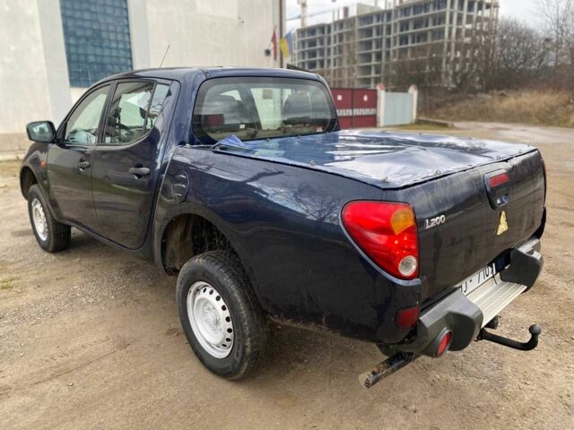 Синий Мицубиси Л 200, объемом двигателя 2.5 л и пробегом 291 тыс. км за 8200 $, фото 3 на Automoto.ua