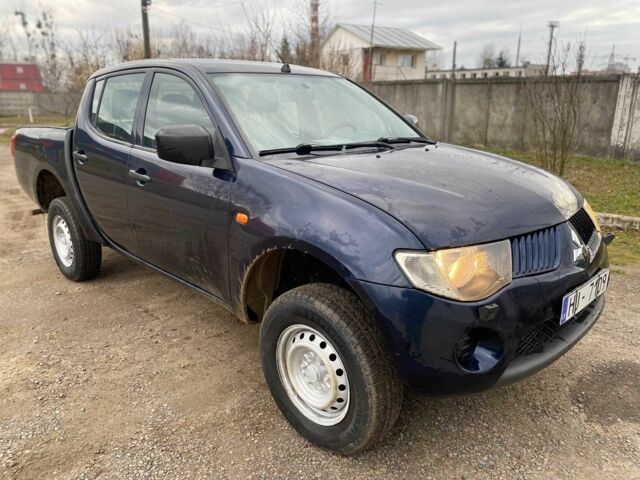 Синий Мицубиси Л 200, объемом двигателя 2.5 л и пробегом 291 тыс. км за 8200 $, фото 1 на Automoto.ua