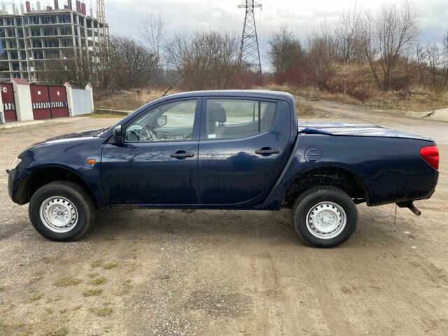 Синий Мицубиси Л 200, объемом двигателя 2.5 л и пробегом 291 тыс. км за 8200 $, фото 4 на Automoto.ua