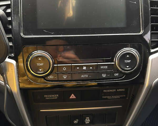 Синій Міцубісі Л 200, об'ємом двигуна 2.4 л та пробігом 180 тис. км за 31000 $, фото 2 на Automoto.ua