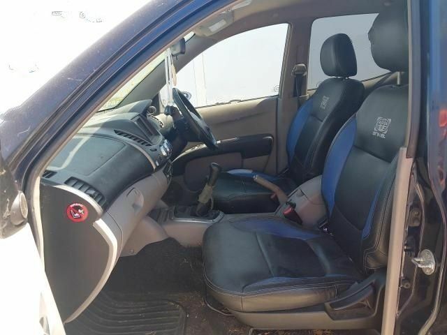 Синий Мицубиси Л 200, объемом двигателя 2.5 л и пробегом 160 тыс. км за 6437 $, фото 4 на Automoto.ua