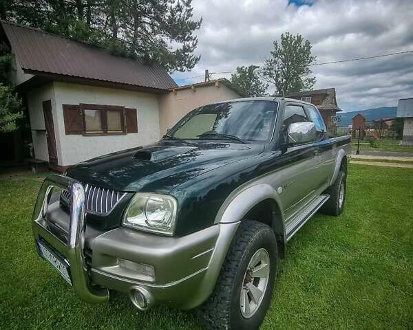 Зеленый Мицубиси Л 200, объемом двигателя 2.5 л и пробегом 268 тыс. км за 3100 $, фото 5 на Automoto.ua