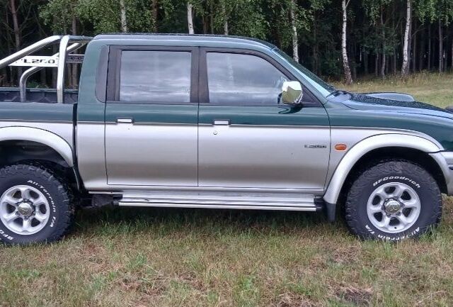 Зелений Міцубісі Л 200, об'ємом двигуна 0 л та пробігом 211 тис. км за 2600 $, фото 4 на Automoto.ua