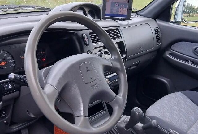 Зелений Міцубісі Л 200, об'ємом двигуна 0 л та пробігом 211 тис. км за 2600 $, фото 6 на Automoto.ua